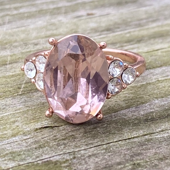 Pink Crystal rose gold plated ring with white crystal accent sz 7 - Picture 9 of 15